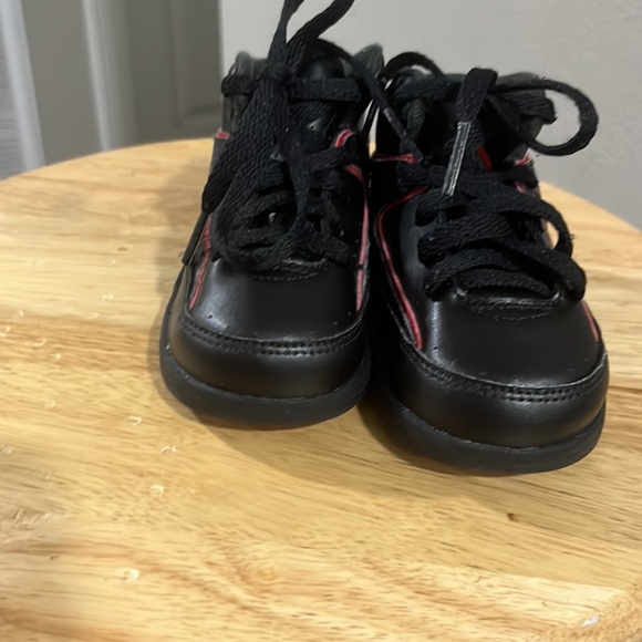 Jordan’s - Picture 2 of 6